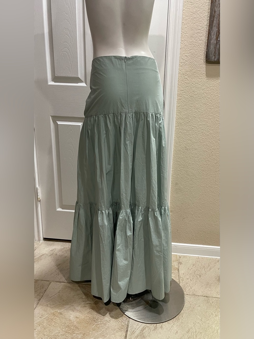 Mazik Top Tier Light Sage Green Tiered Ruffle Maxi Skirt Size Large - Picture 4 of 15